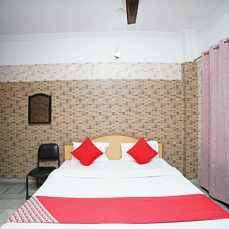 Oyo 39543 Hotel Kk Pantnagar Exteriör bild