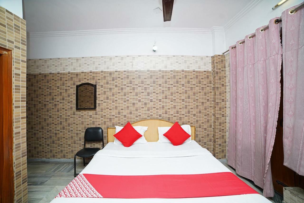 Oyo 39543 Hotel Kk Pantnagar Exteriör bild