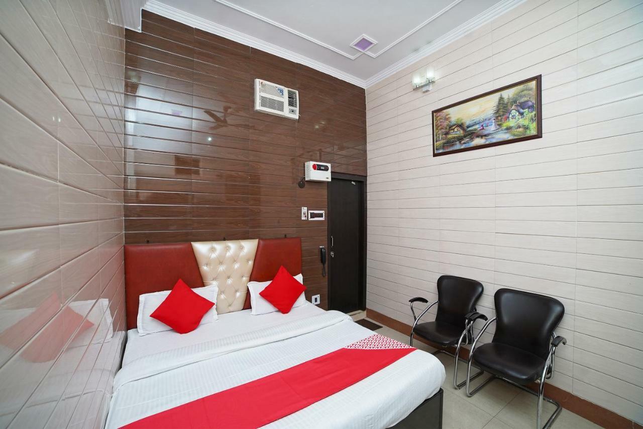 Oyo 39543 Hotel Kk Pantnagar Exteriör bild