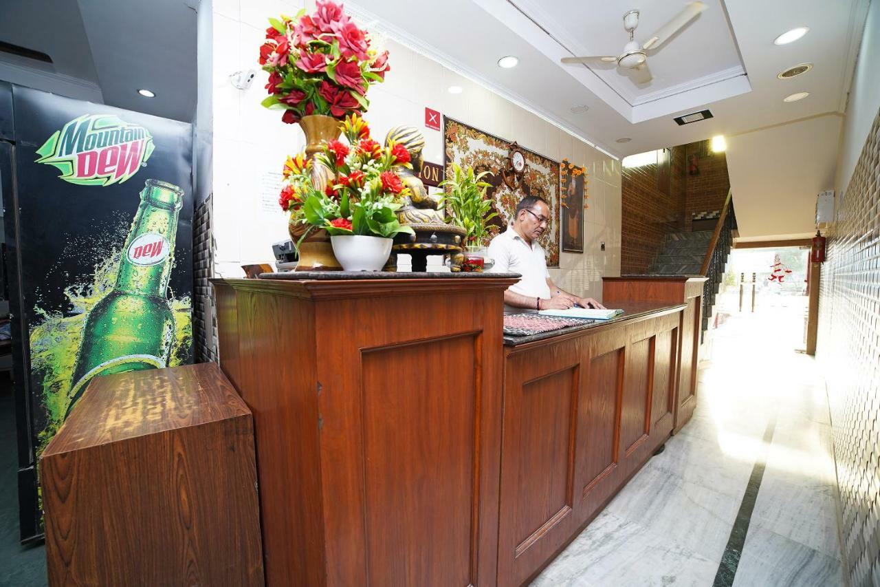 Oyo 39543 Hotel Kk Pantnagar Exteriör bild