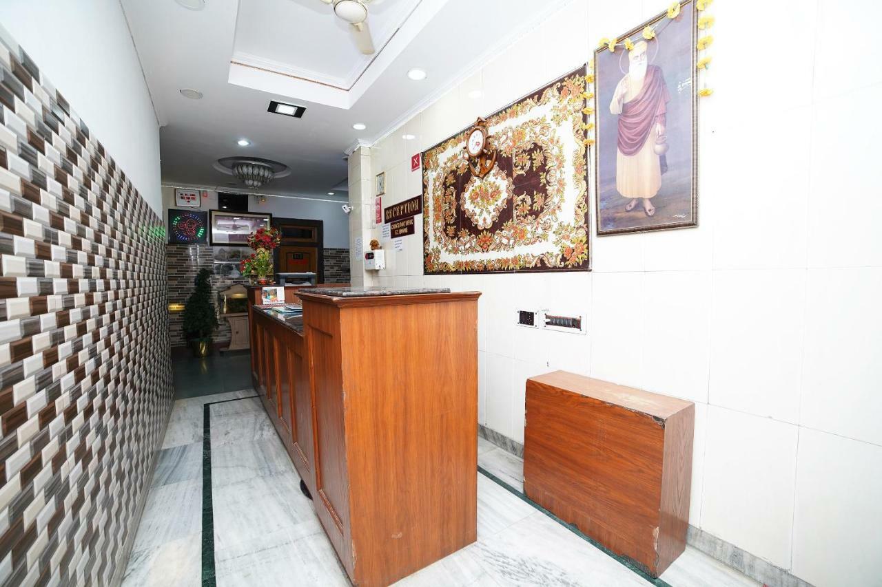 Oyo 39543 Hotel Kk Pantnagar Exteriör bild