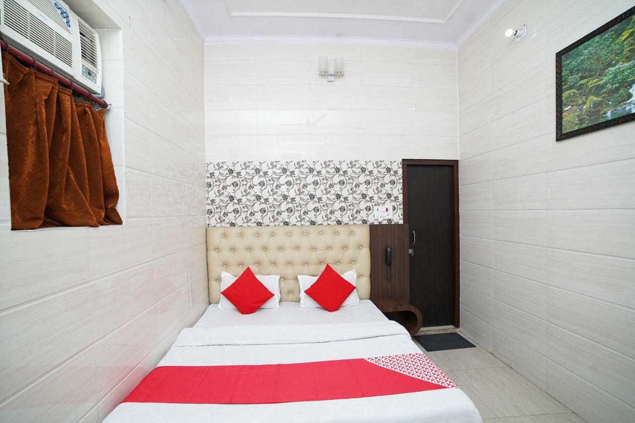 Oyo 39543 Hotel Kk Pantnagar Exteriör bild