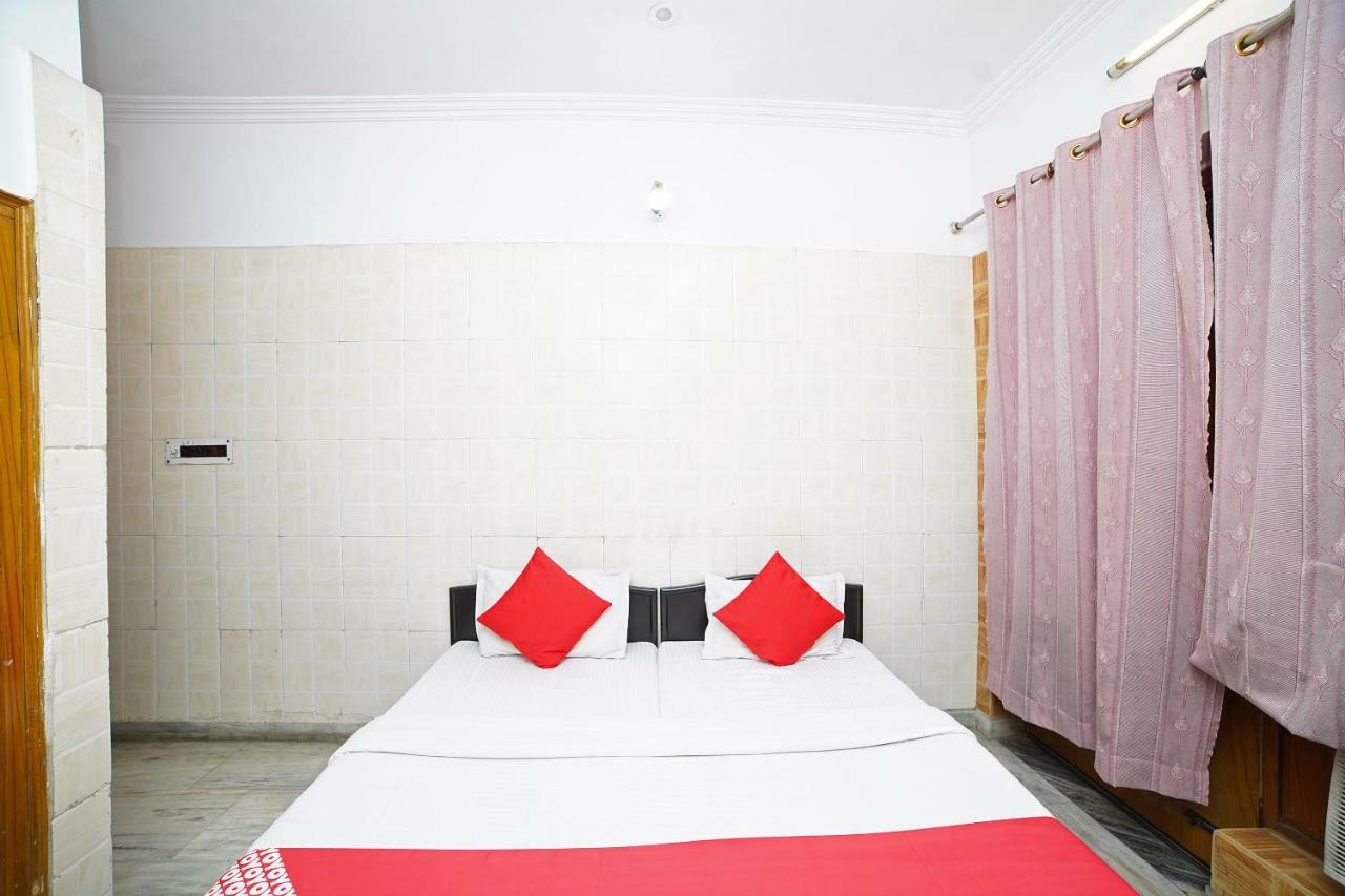 Oyo 39543 Hotel Kk Pantnagar Exteriör bild