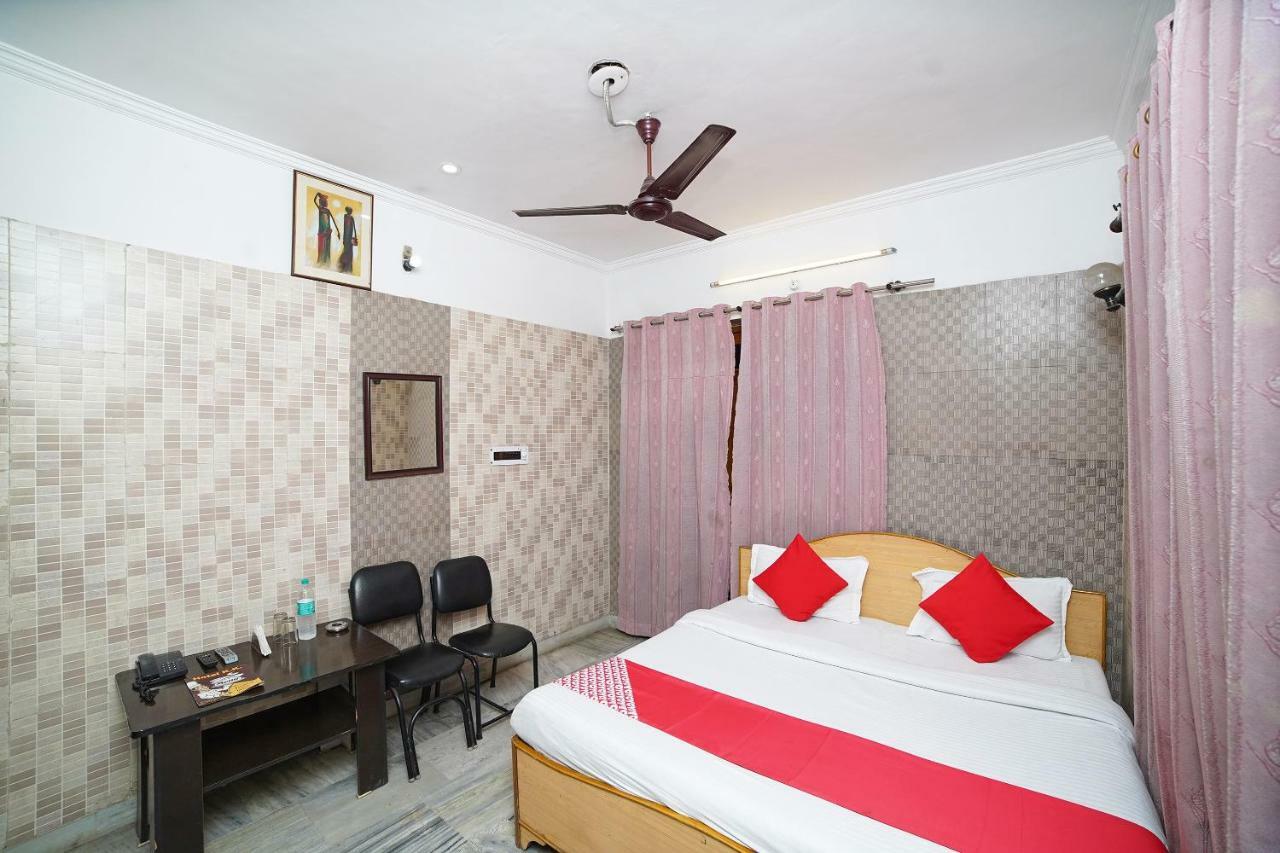 Oyo 39543 Hotel Kk Pantnagar Exteriör bild