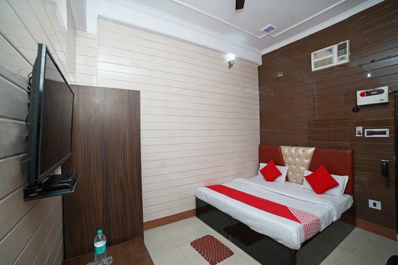 Oyo 39543 Hotel Kk Pantnagar Exteriör bild
