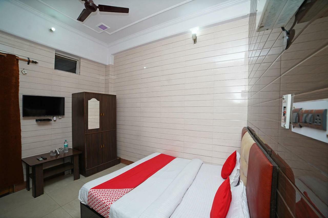 Oyo 39543 Hotel Kk Pantnagar Exteriör bild