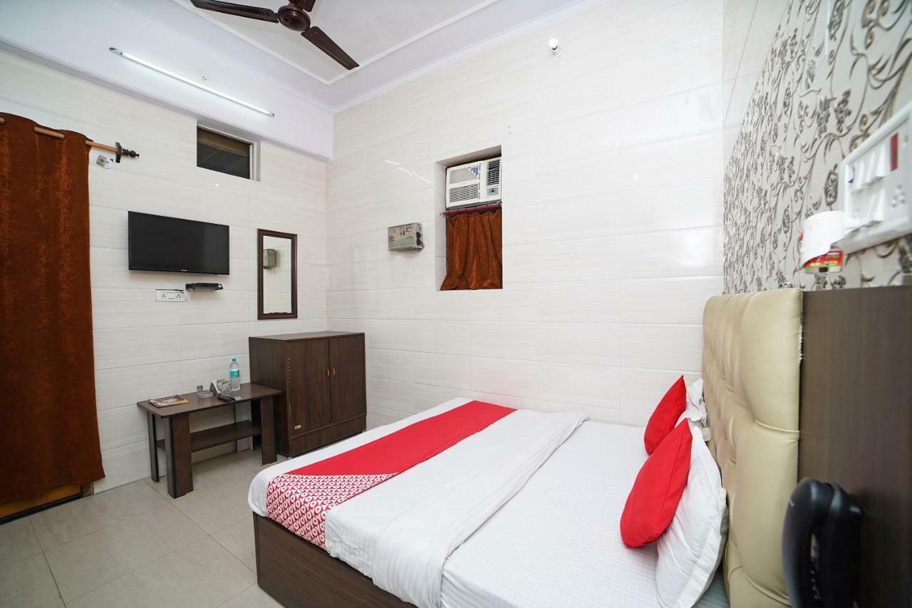 Oyo 39543 Hotel Kk Pantnagar Exteriör bild